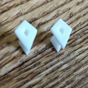 White silicon gauges
